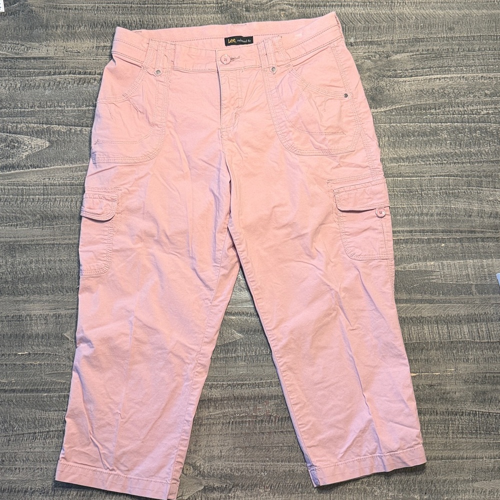 Lee Relaxed Fit 
Pink Cargo Capri Pants